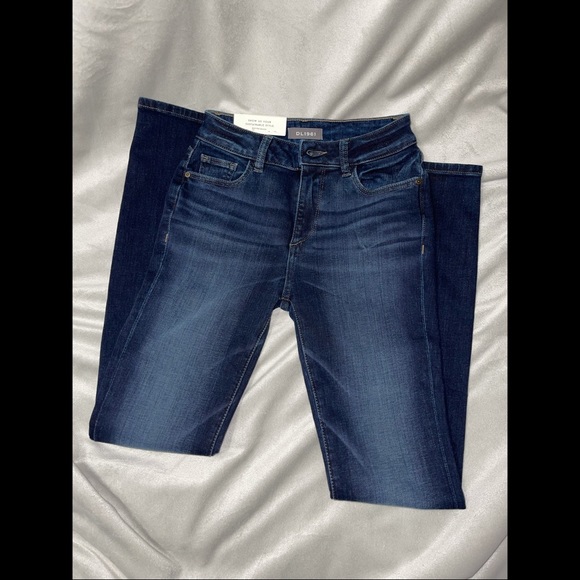 DL1961 - Picture 4 of 6